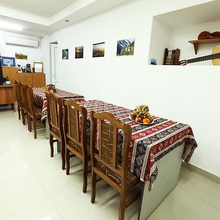 Byron Hostel Yerevan Exterior photo