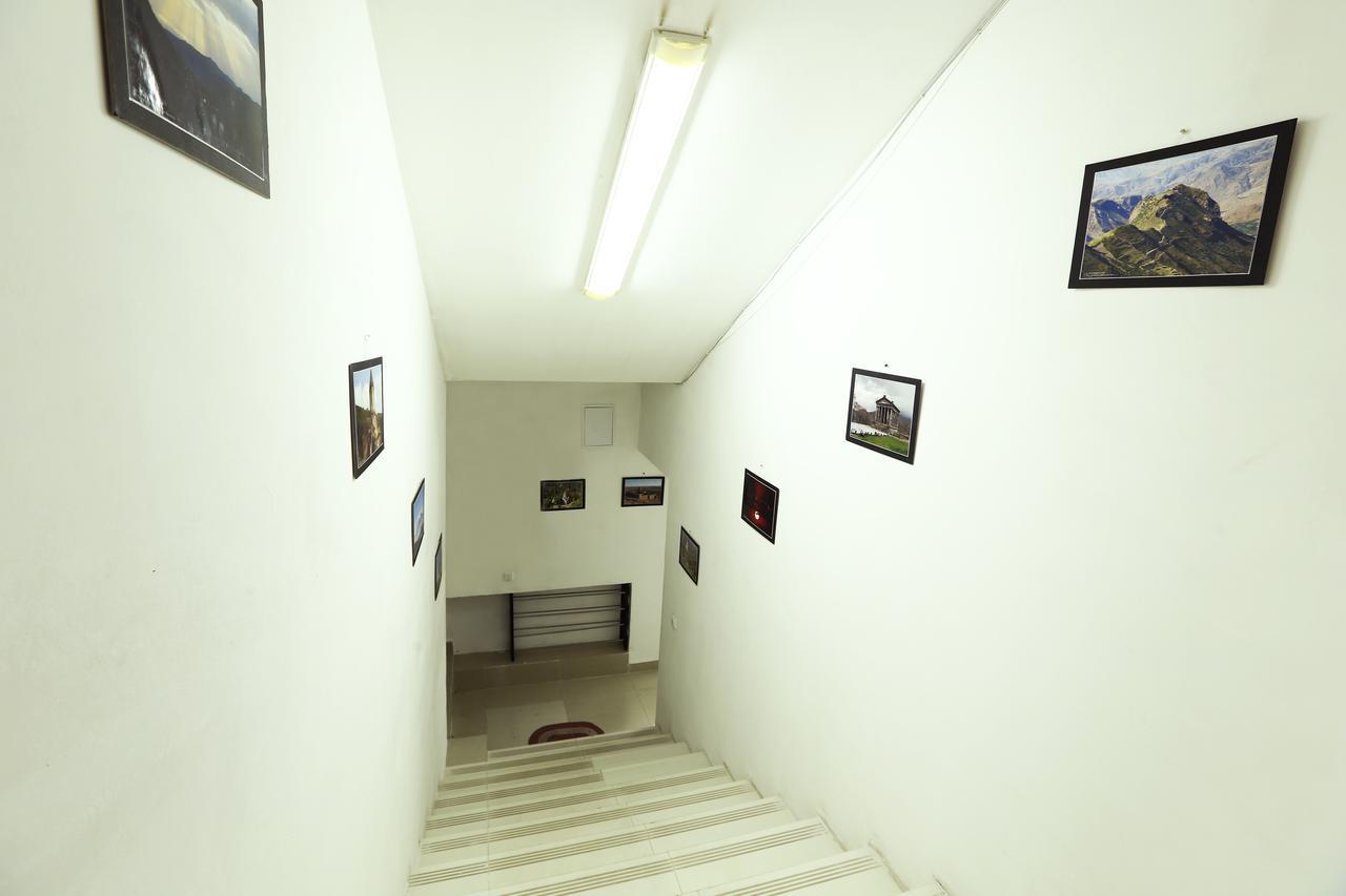 Byron Hostel Yerevan Exterior photo